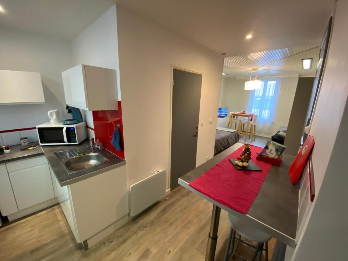 Les Coquelicots Wifi Apartment Troyes Luaran gambar