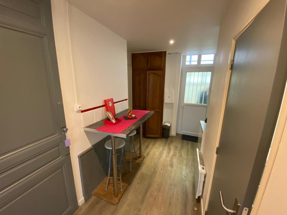 Les Coquelicots Wifi Apartment Troyes Luaran gambar